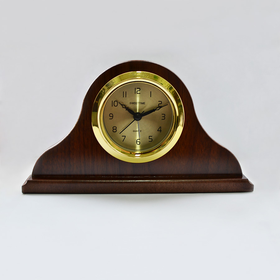 Часы деревянные