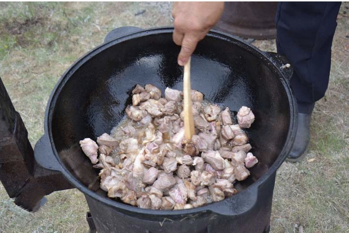 Казан чугунный с алюминиевой крышкой